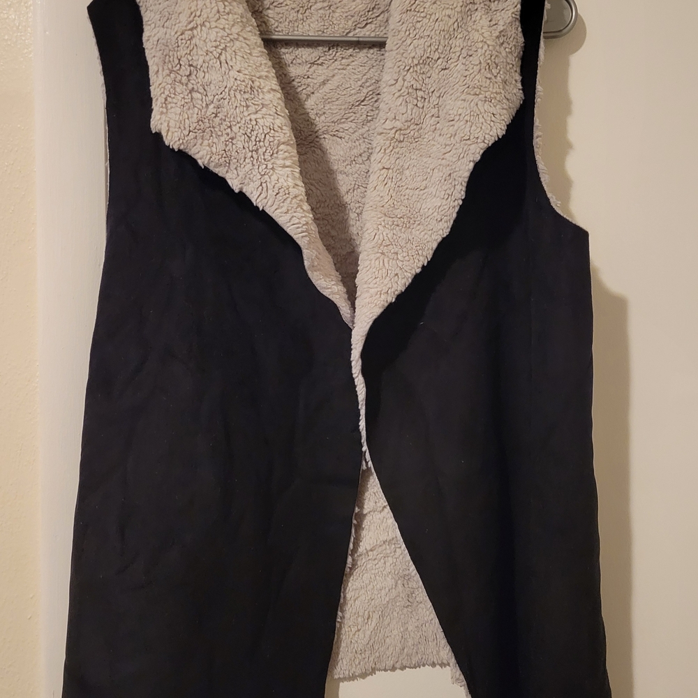 Black and Cream Shearling Vest Madison & Lola Sz Large
